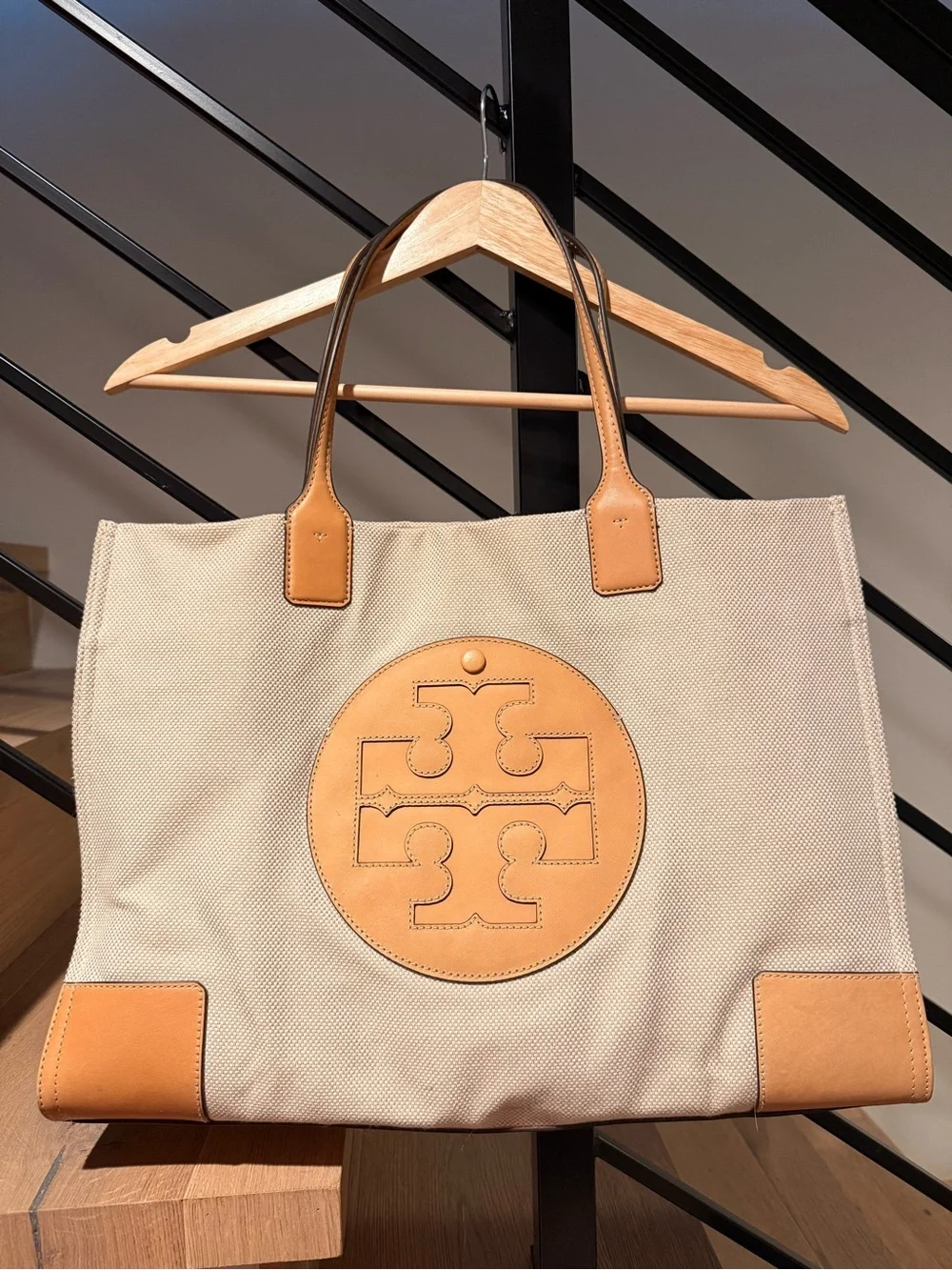 Tory Burch euc small